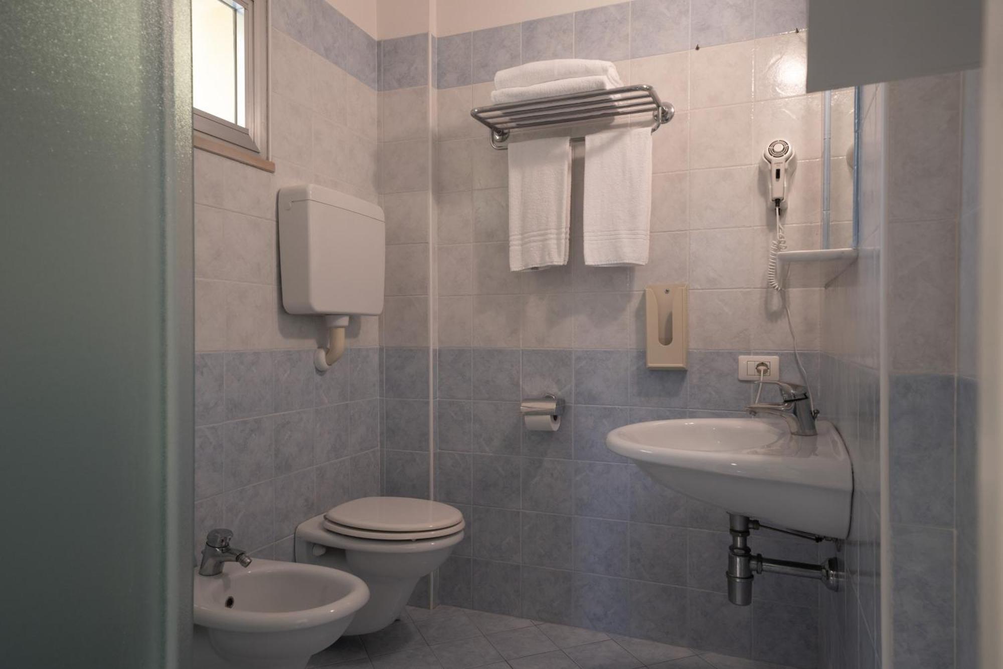 Hotel Marconi Cattolica Buitenkant foto