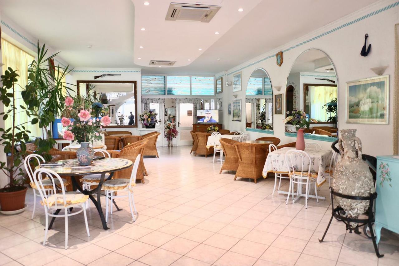 Hotel Marconi Cattolica Buitenkant foto