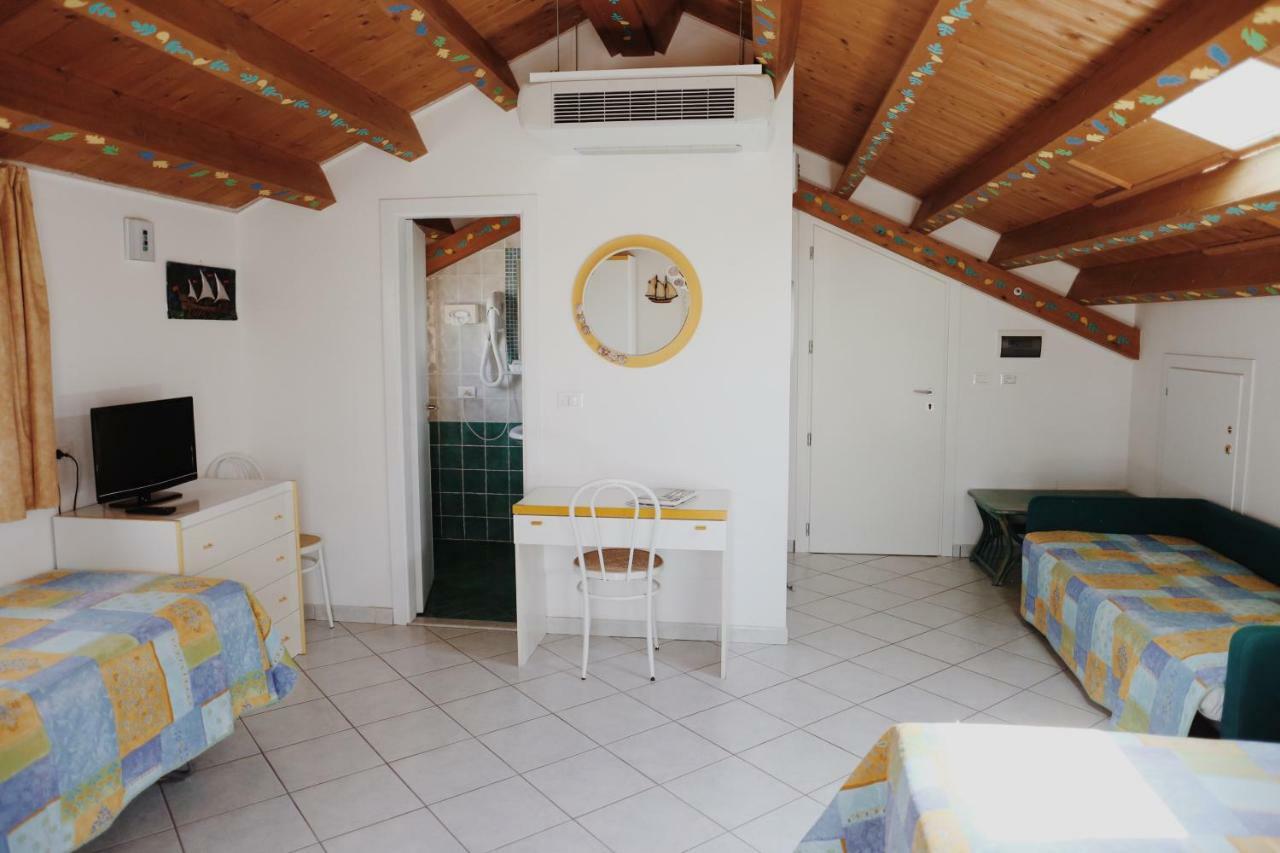 Hotel Marconi Cattolica Buitenkant foto