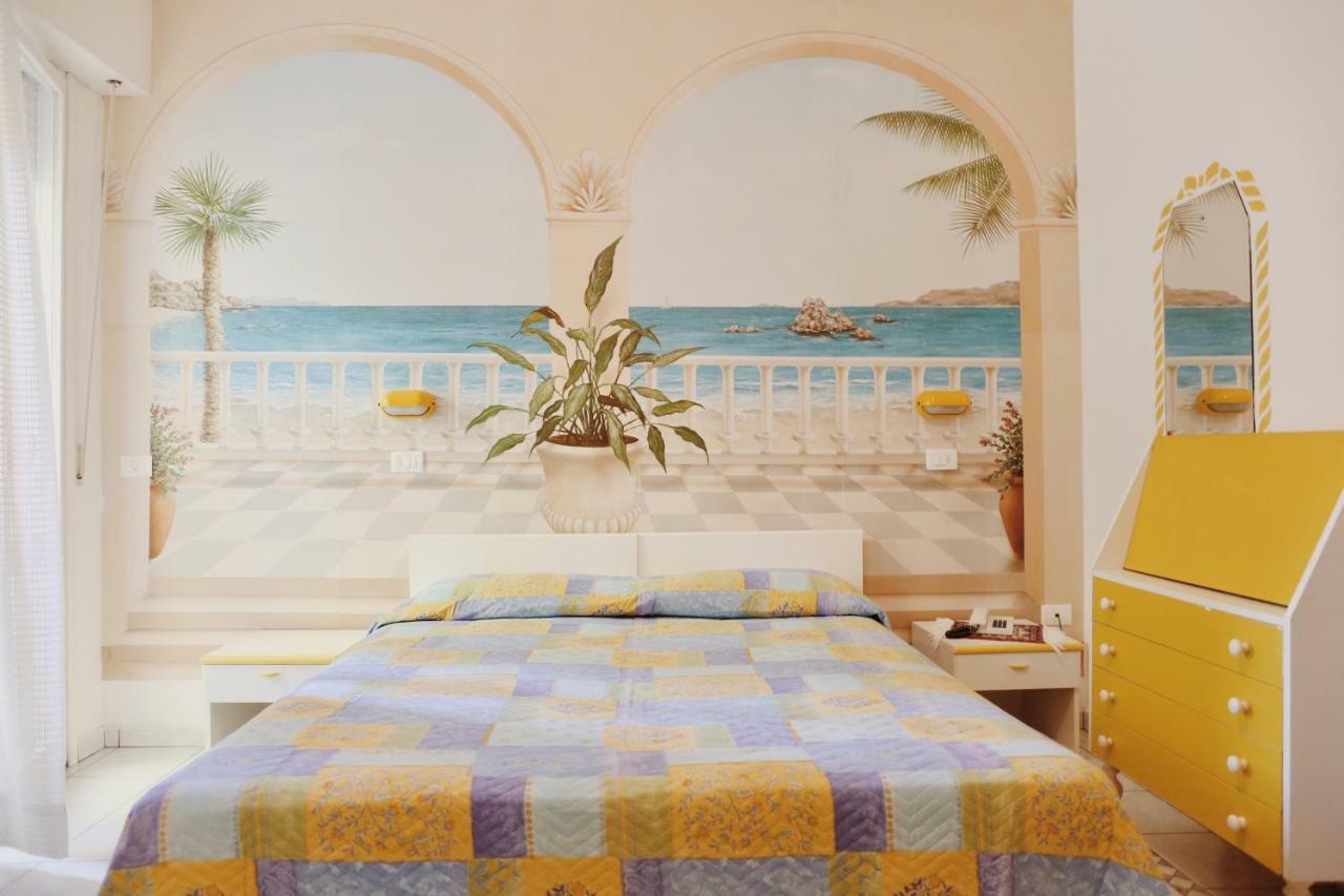Hotel Marconi Cattolica Buitenkant foto
