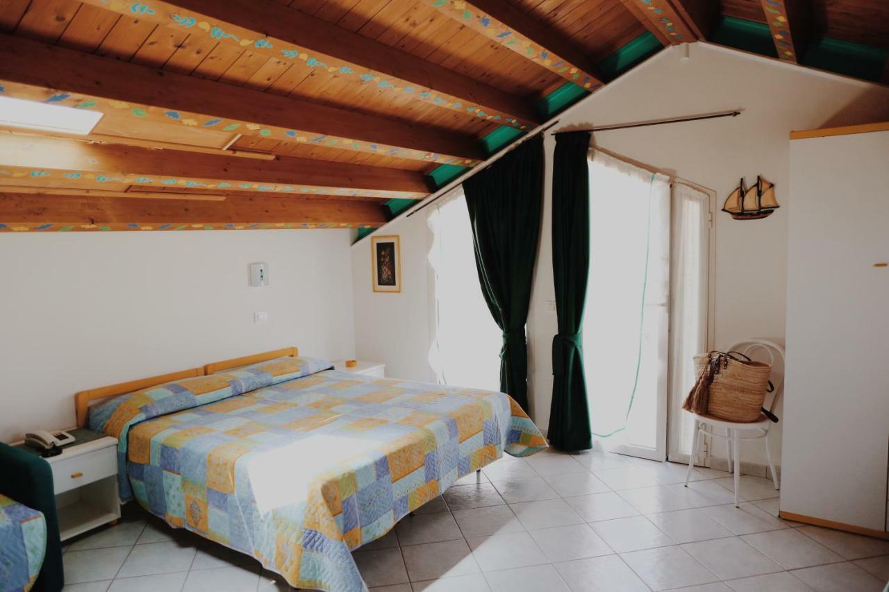 Hotel Marconi Cattolica Buitenkant foto