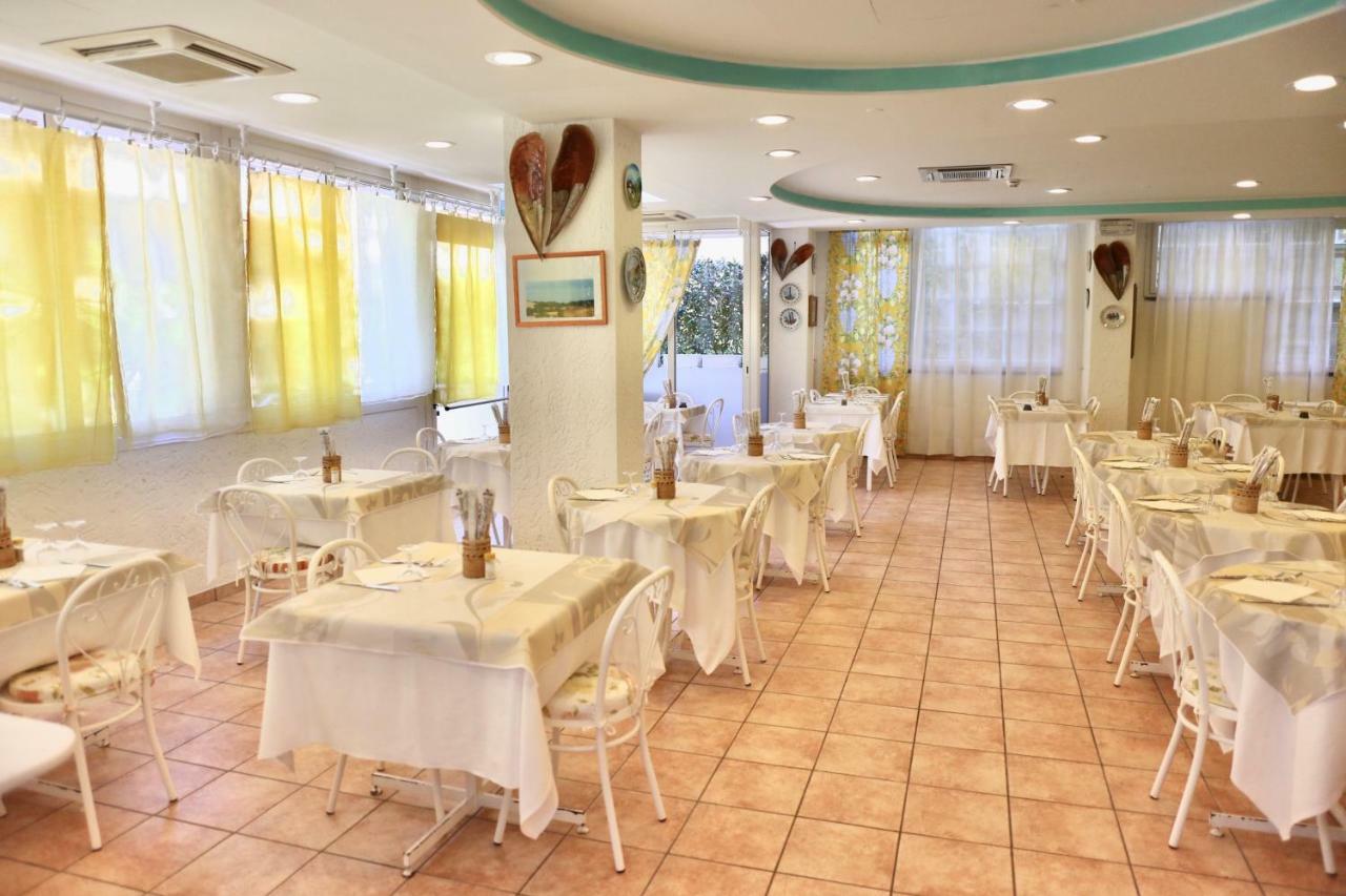 Hotel Marconi Cattolica Buitenkant foto