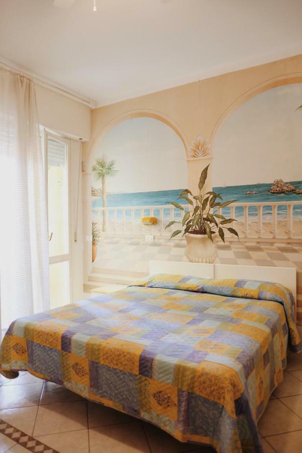 Hotel Marconi Cattolica Buitenkant foto