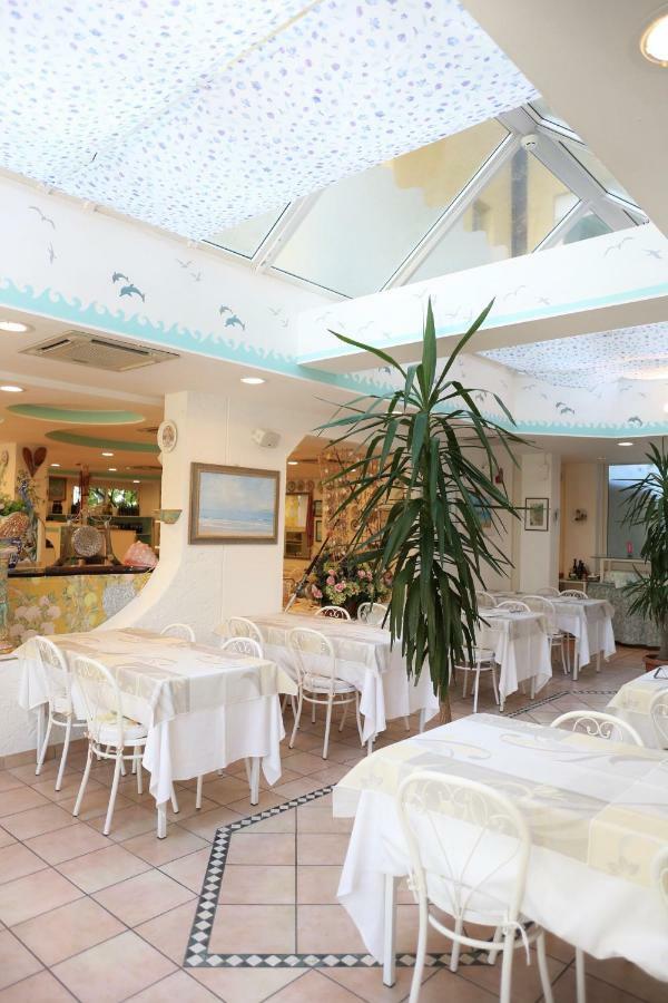 Hotel Marconi Cattolica Buitenkant foto