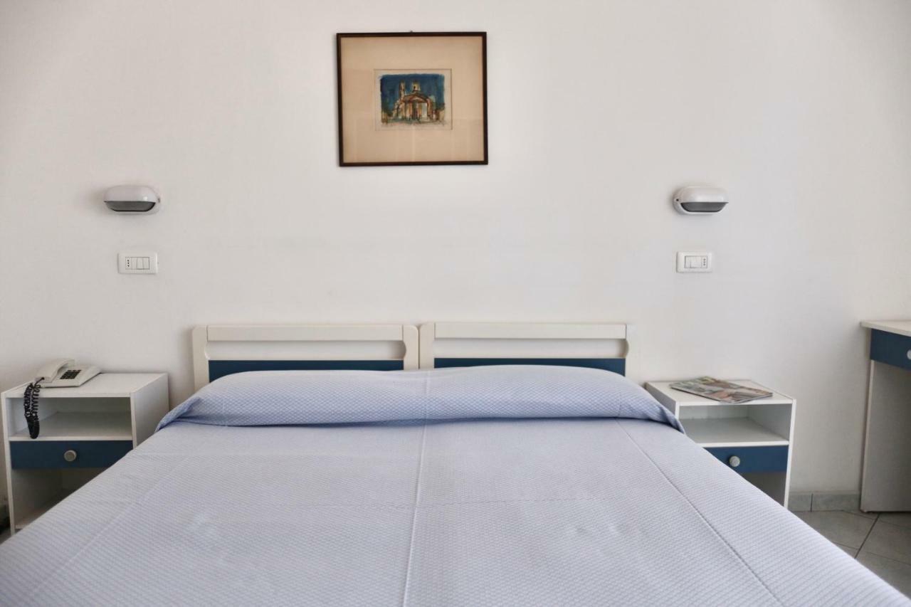 Hotel Marconi Cattolica Buitenkant foto